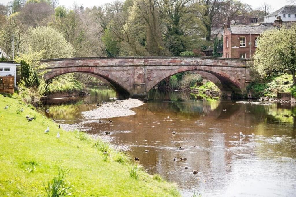 Quirky Cottage In The Centre Of Penrith With A Hot Tub Buitenkant foto